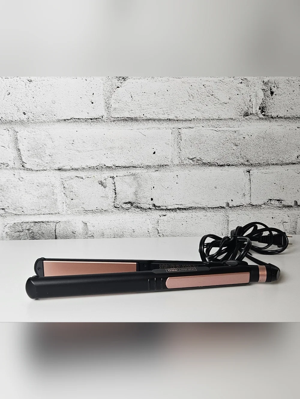 Infiniti Pro Conair Flat Iron Rose Gold Ceramic Straightener - Picture 2 of 5